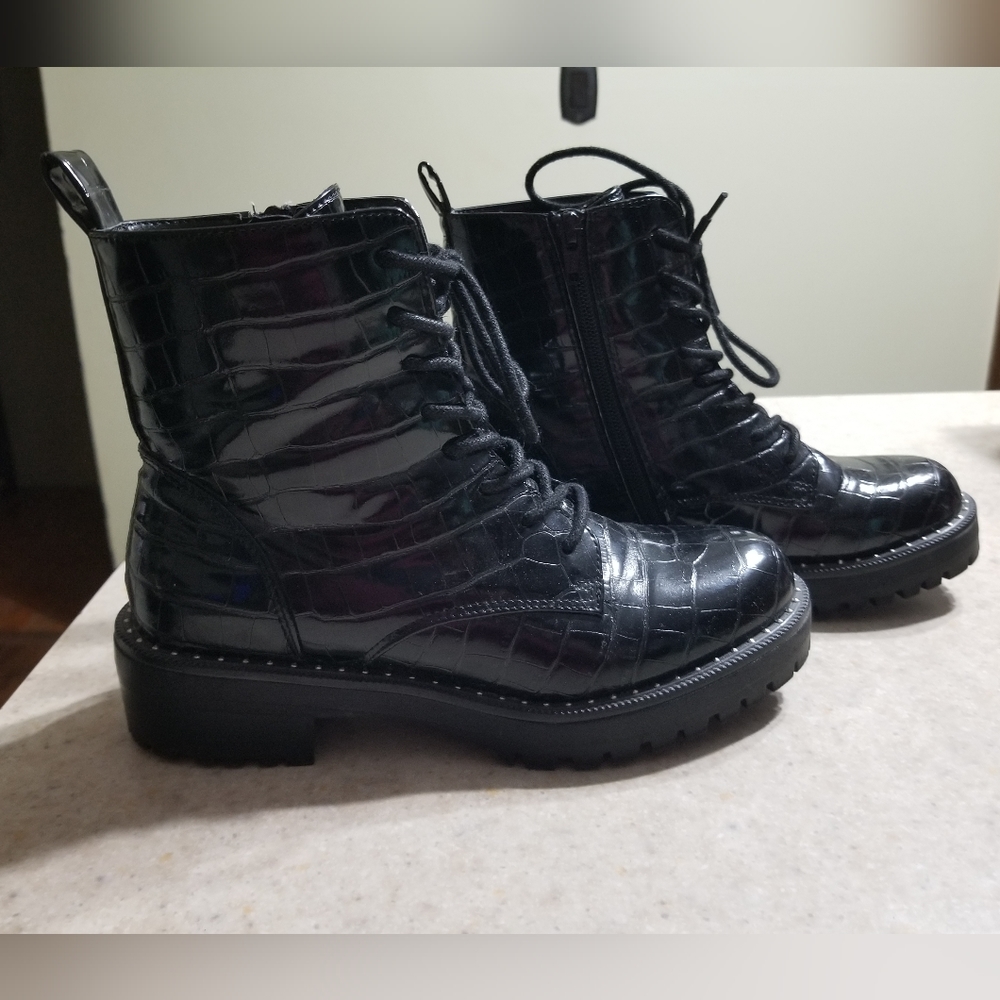Black size 6 boots